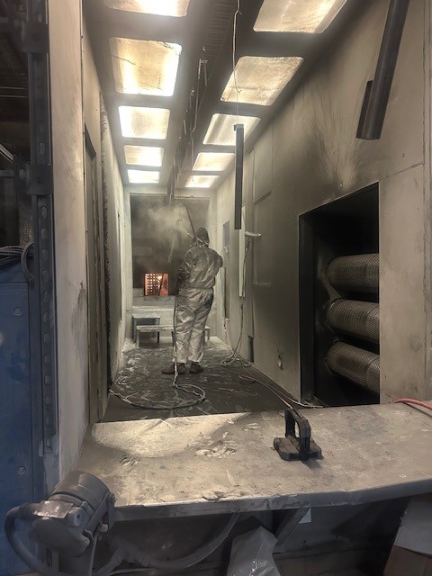 Powder coating booth