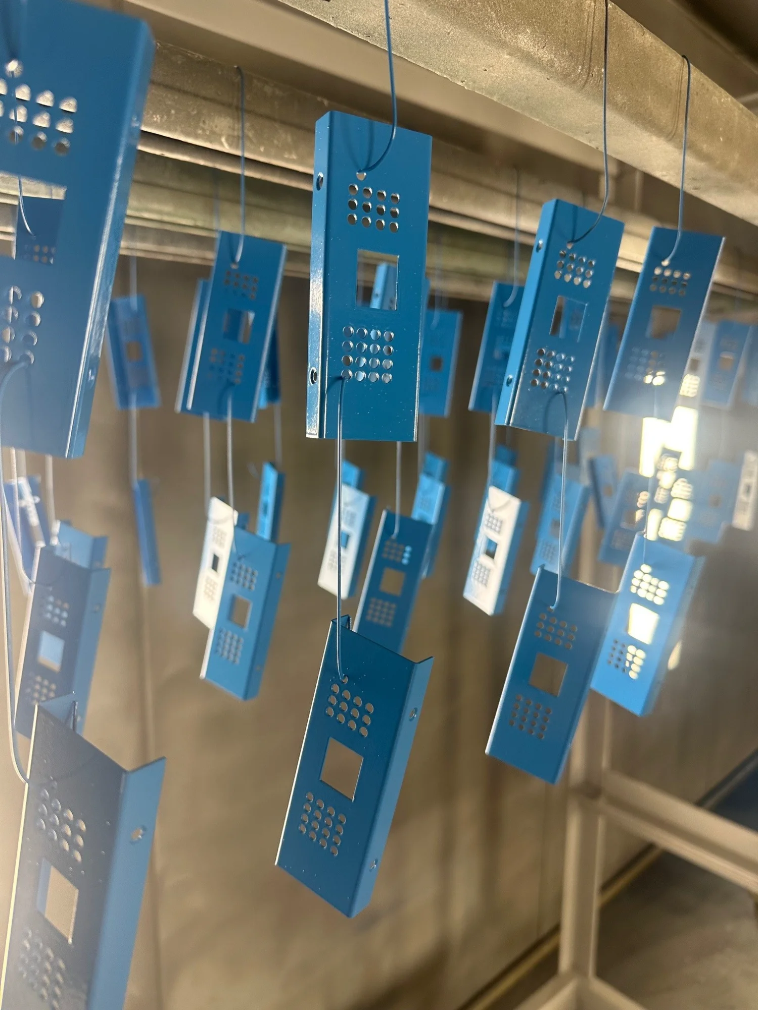 Liquid painting with texture